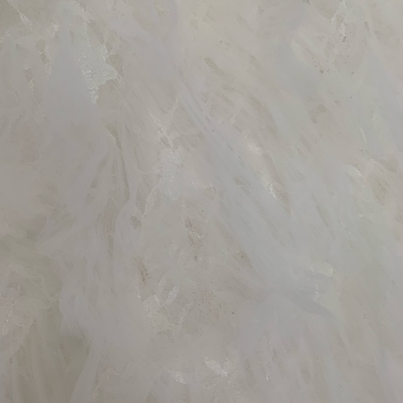 Wedding dress - Picture 4 of 9